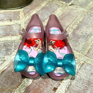 EUC Mini Melissa shoes ( Little Mermaid Sz 9 Toddler )